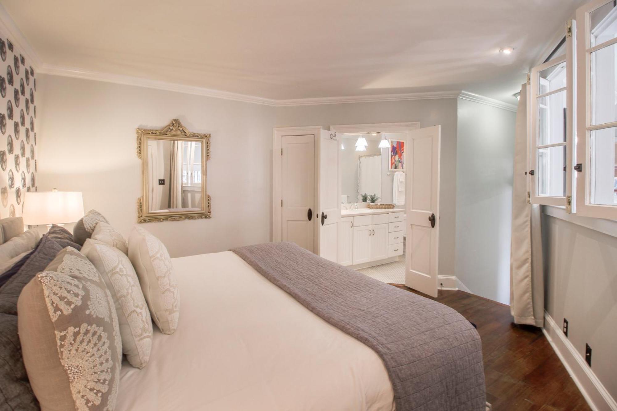 Walk To It All In Downtown, Double King Beds Savannah Exteriör bild
