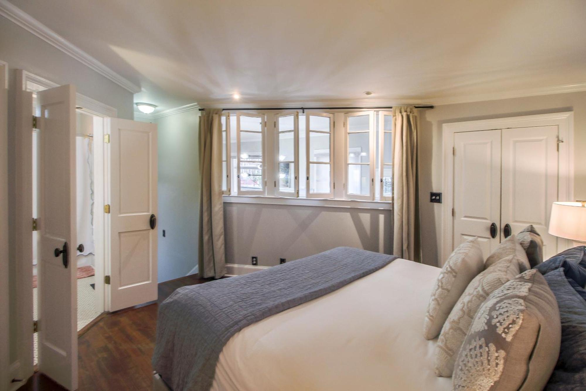 Walk To It All In Downtown, Double King Beds Savannah Exteriör bild