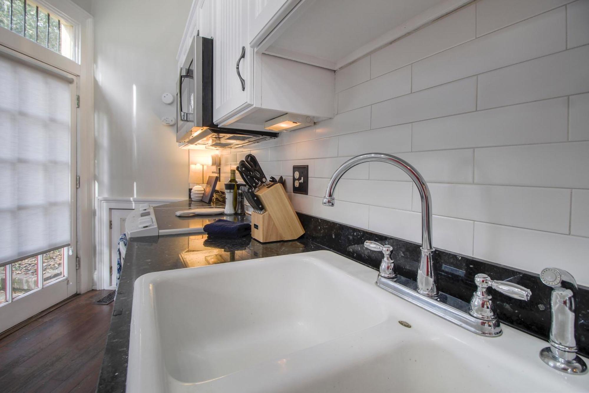 Walk To It All In Downtown, Double King Beds Savannah Exteriör bild