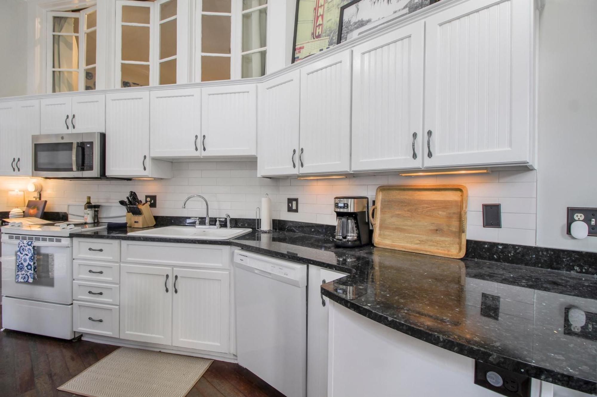 Walk To It All In Downtown, Double King Beds Savannah Exteriör bild