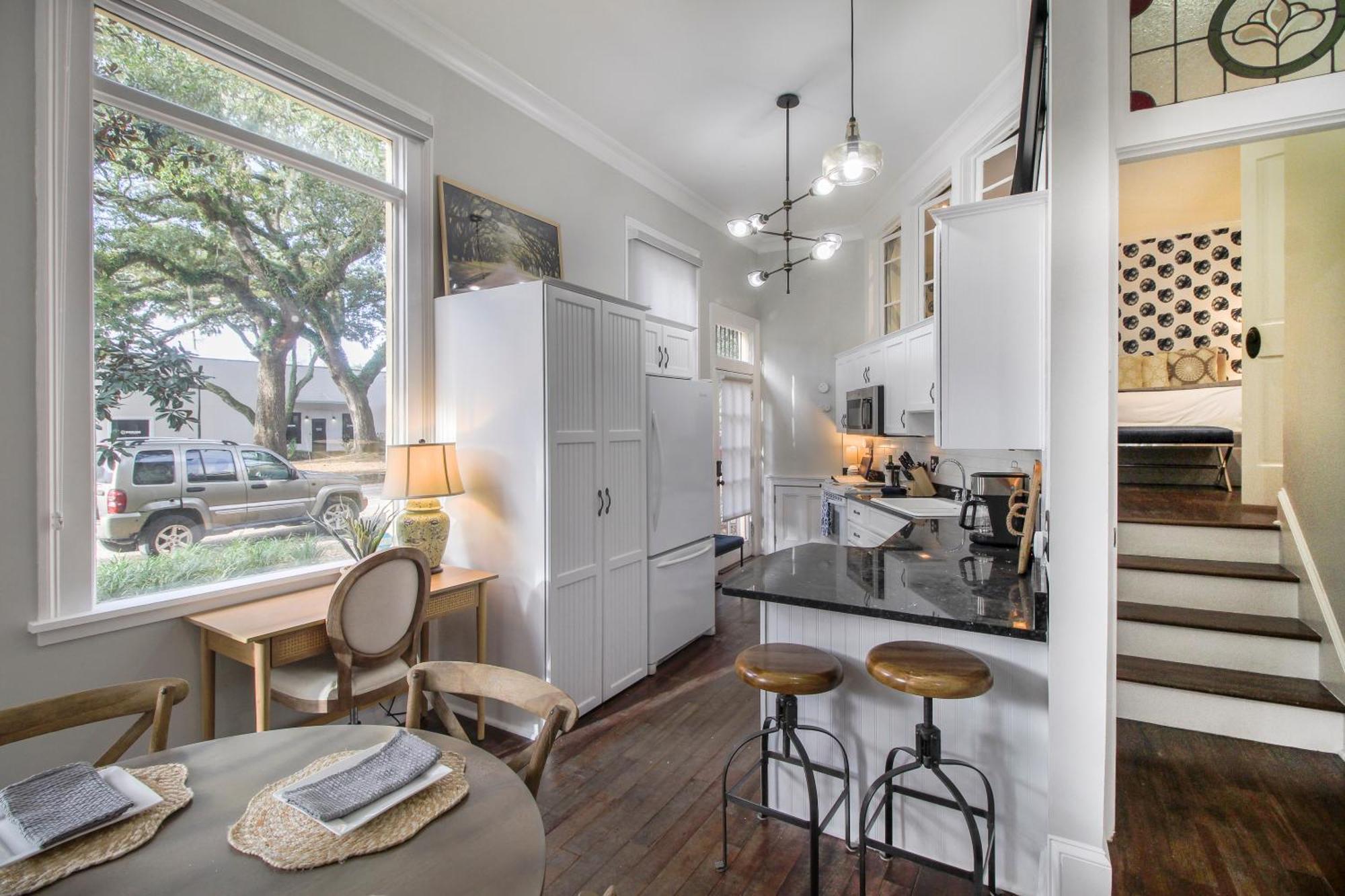 Walk To It All In Downtown, Double King Beds Savannah Exteriör bild
